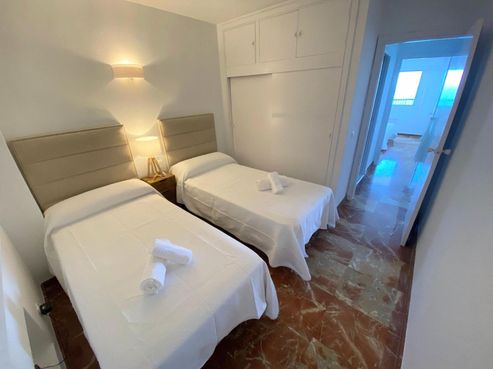 Las Antillas II Front Sea Views Pool ฟูเอนฮิโรลา ภายนอก รูปภาพ
